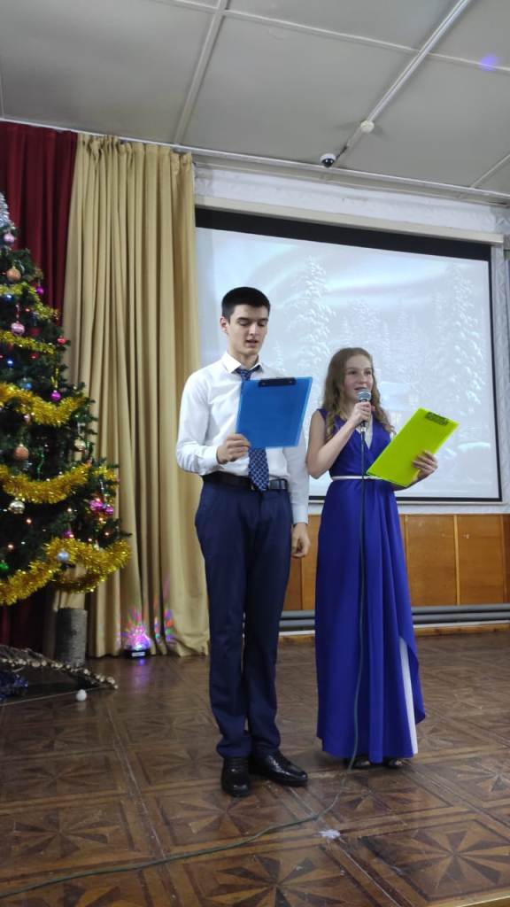 ведущ в пол рост